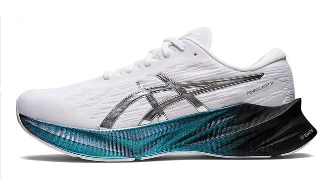 Tênis Asics NovaBlast 3 - Branco e Azul Platinum - Feminino 